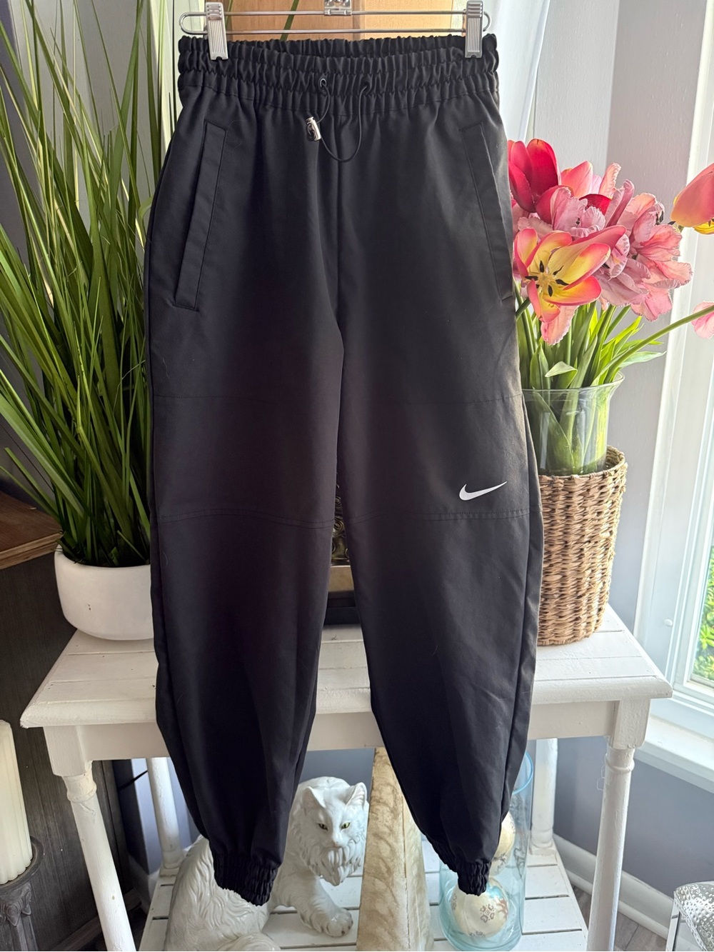 Nike Sportswear Woven Chrome Swoosh Joggers 30" Pockets Black Womens Small S